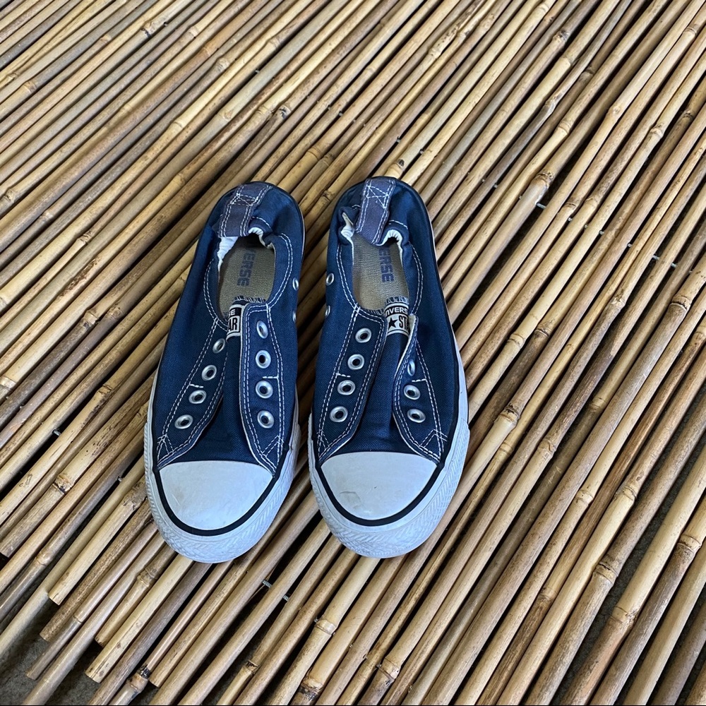 Converse laceless shoes